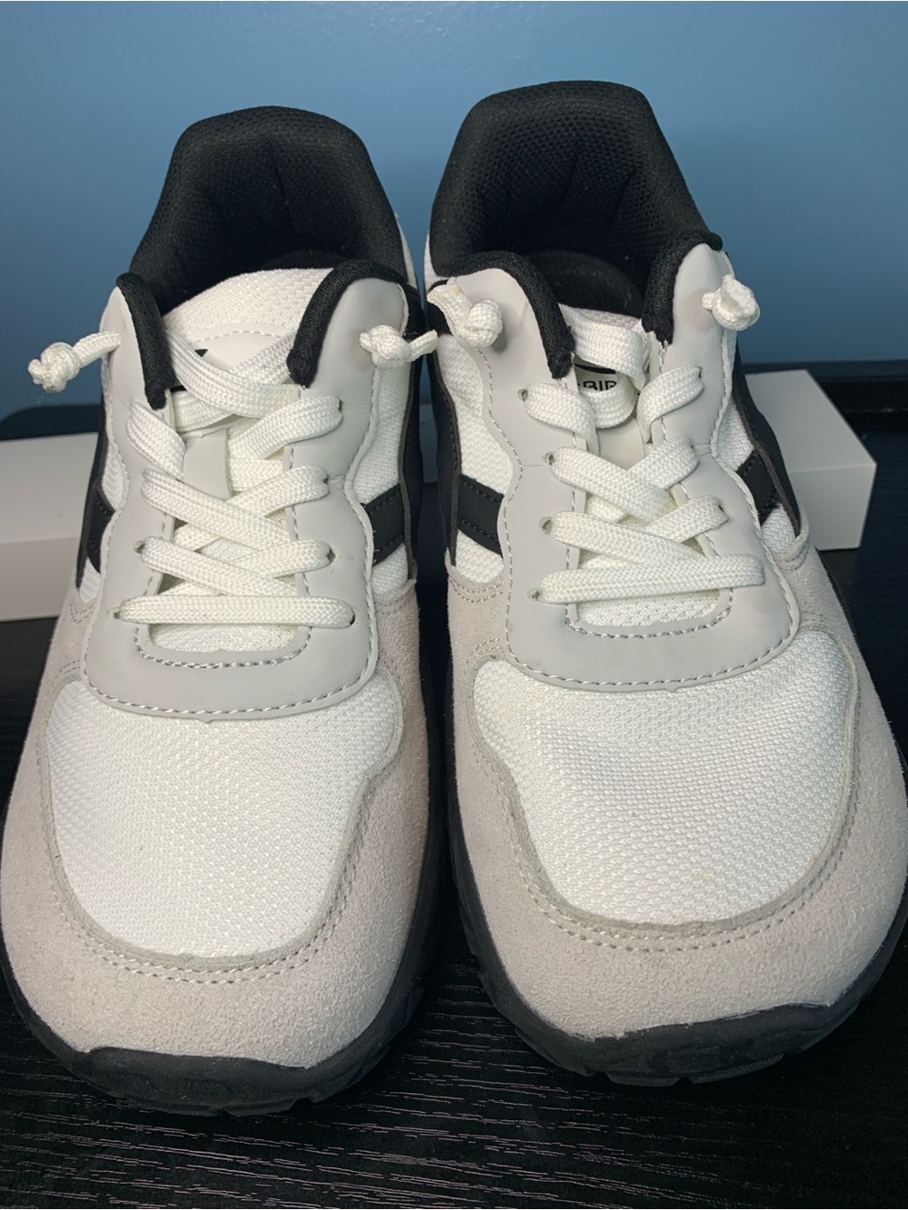 Hobibear Wide Toe Box Sneakers